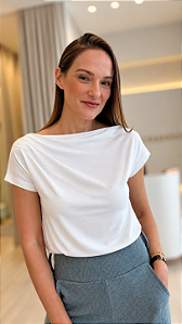 Blusa Canoa Pregas