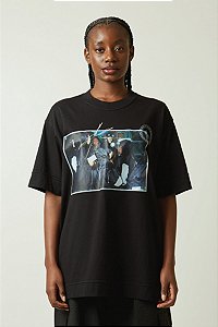 T-SHIRT ESCURO BRILHANTE M/C