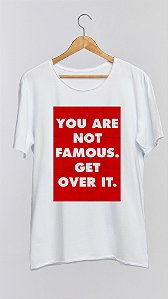 Camiseta FAMOUS - 100% algodão corte a fio branca