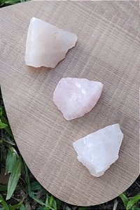 Pedra Bruta Quartzo Rosa - Amor, Harmonia e Equilíbrio Emocional
