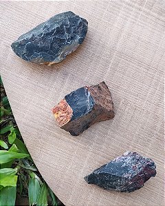Pedra Bruta Ônix - Estabilidade, Disciplina e Resiliência