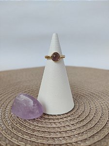 Anel Solitário Ametista Banho Ouro 18 - Ajustável 14 a 18 - Conexão Espiritual, Intuição, Transmutação de Energia