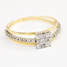 Anel simples com diamantes