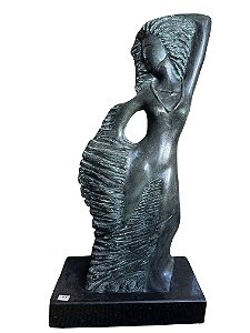 Antônio Gomide #Escultura em bronze, assinado - 67x27cm (fora a base)