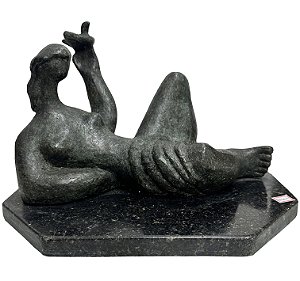 Sonia Ebling - Mulher Pompeana - Escultura em bronze - 22x35x30cm (medidas totais)