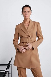 Blazer Alongado Zara Bege com Cinto
