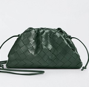 Bolsa Bottega Veneta Modelo Intrecciato The Mini Pouch Verde Escuro