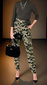 Calça Andrea Bogosian Estampa Camuflada
