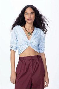 Cropped Cris Barros Azul Claro Modelo Giorgiana