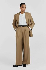 Calça NV Bege Trench Modelo Mariana