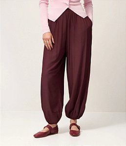 Calça Bhava Vinho Modelo Aladim