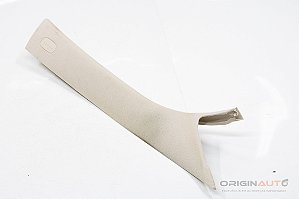 MOLDURA ACABAMENTO COLUNA A DIREITA MERCEDES C200 W205 2019 A2056907604
