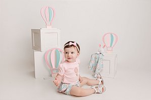 CONJUNTO BODY MANGA CURTA E SHORTS COM BABADOS TEMA BALÃO ROSA MINI BEAR