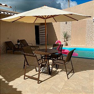 Conjunto de mesa Lótus Mesa Ripada com 4 Poltronas e Ombrelone