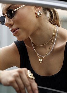 Brinco gota lisa dourado