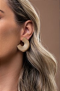 Brinco C ou Meia Lua Dourado Grande
