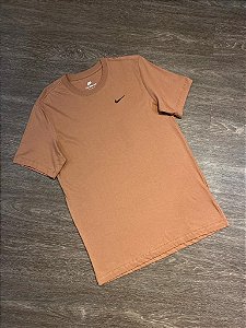 Camiseta Nike Sportswear Mini Swoosh