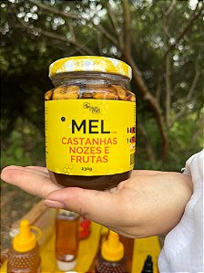 MEL COM CASTANHAS, NOZES E FRUTAS