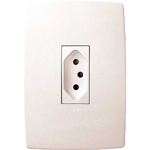Tomada de embutir linha Pial Plus universal 2 pinos + terra simples vertical 615076 PIAL