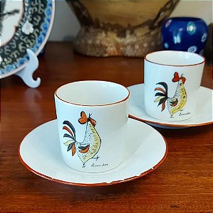 Xícaras pintadas à mão em porcelana Schmidit