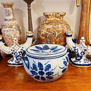 Antiga sopeira cumbuca em porcelana Monte Sião, Mg.