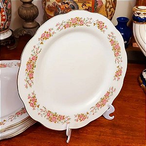 Pratos rasos em porcelana chinesa