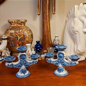 antigos castiçais de porcelana
