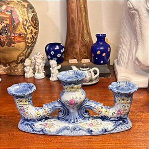 Antigo candelabro em Porcelana Pedreira.