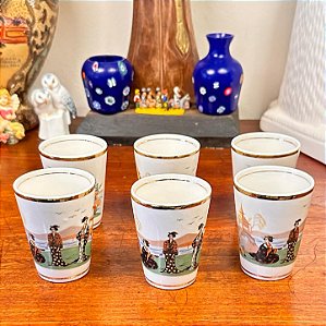 Conjunto de 6 antigos copos de saquê em porcelana Veracruz