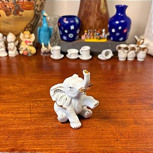Antigo bibelô Monti Fiero em porcelana espanhola.