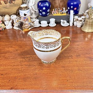 Cremeira em porcelana Fine bone china, Stanley.