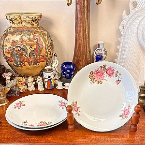 Prato fundo em porcelana Renner, série Medaillon. (unidade)