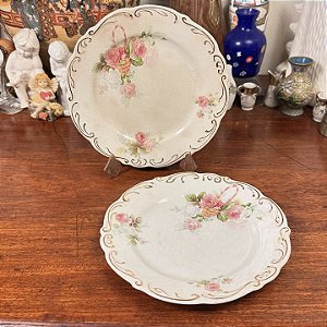 Par de pratos de sobremesa em porcelana inglesa J&G Meakin.