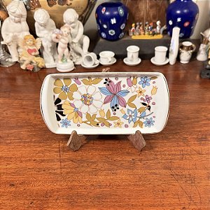 Pequenina bandeja em antiga porcelana Schmidt.