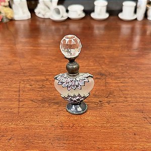 Antigo perfumeiro delicado em vidro e metal.