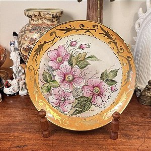 Prato decorativo em porcelana flores rosas.
