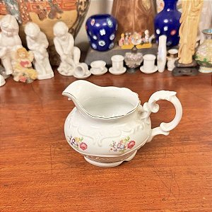 Cremeira em porcelana Schmidt.