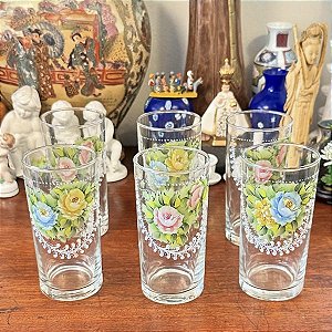 Conjunto de copos pintados à mão