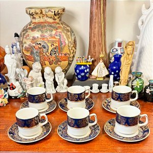 Conjunto com 6 xícaras em antiga porcelana inglesa.