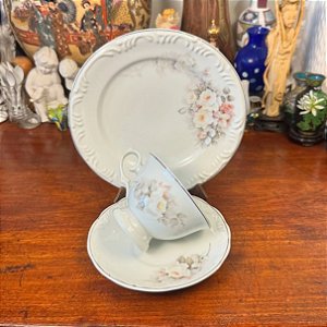 Conjunto delicado em porcelana Schmidt.