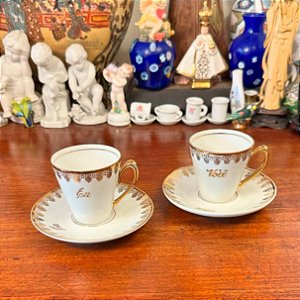 Par de xícaras em porcelana Real antiga.