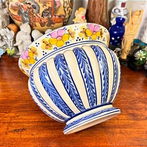 Elegante cachepot antigo em faiança.