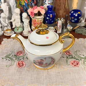 Bule de chá em porcelana Real.