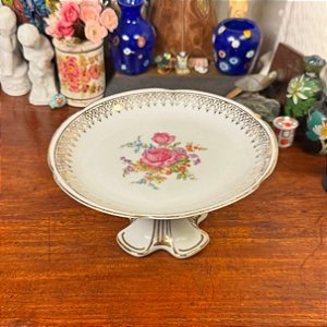 Doceira em antiga porcelana Condessa.