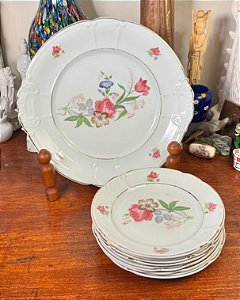 Conjunto de sobremesas em porcelana Real.