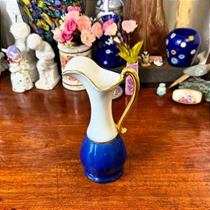 Ânfora em antiga porcelana Therezinha.