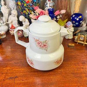 Bule em antiga porcelana S.
