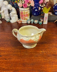 Cremeira em antiga porcelana francesa Royale.