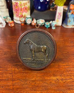 Plaqueta decorativa com cavalo Mangalarga Marchador.