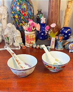 Tigela em porcelana oriental.